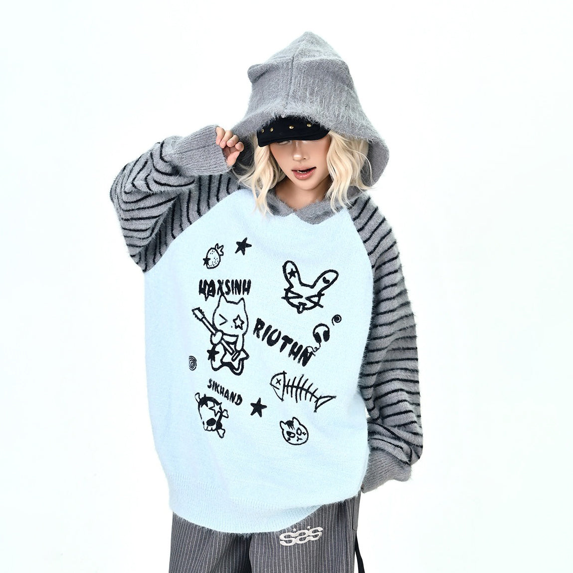 【トップス】ふわふわ カートゥーン柄 フード付きニットセーター レディース 新作 オーバーサイズ BF風 韓国風 ゆるニット【FCシリーズ】