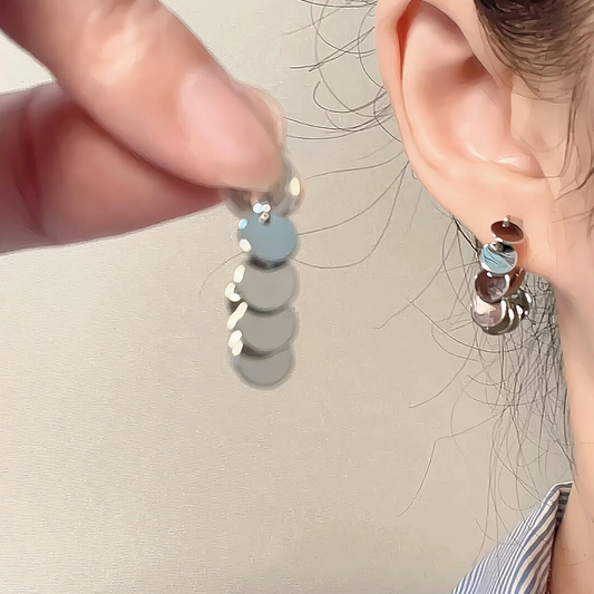 【🎁 B2G1｜先行スタート！】【グッズ】クールなピアス シルバーフリンジイヤリング ノンホール＆ミニマル韓国風デザイン