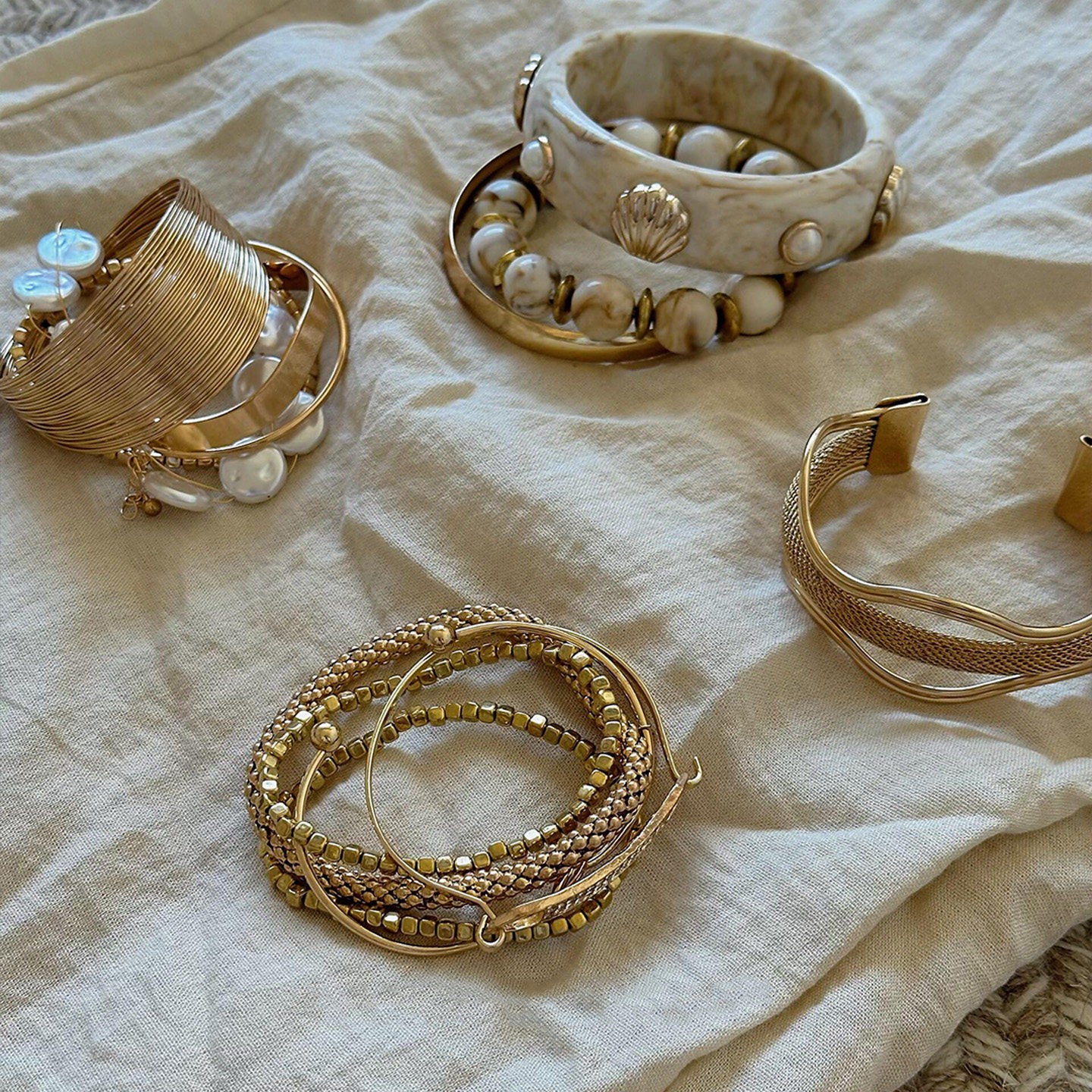 【グッズ】セット！ヴィンテージメタルバングル 重ね付け 欧米風ブレスレット