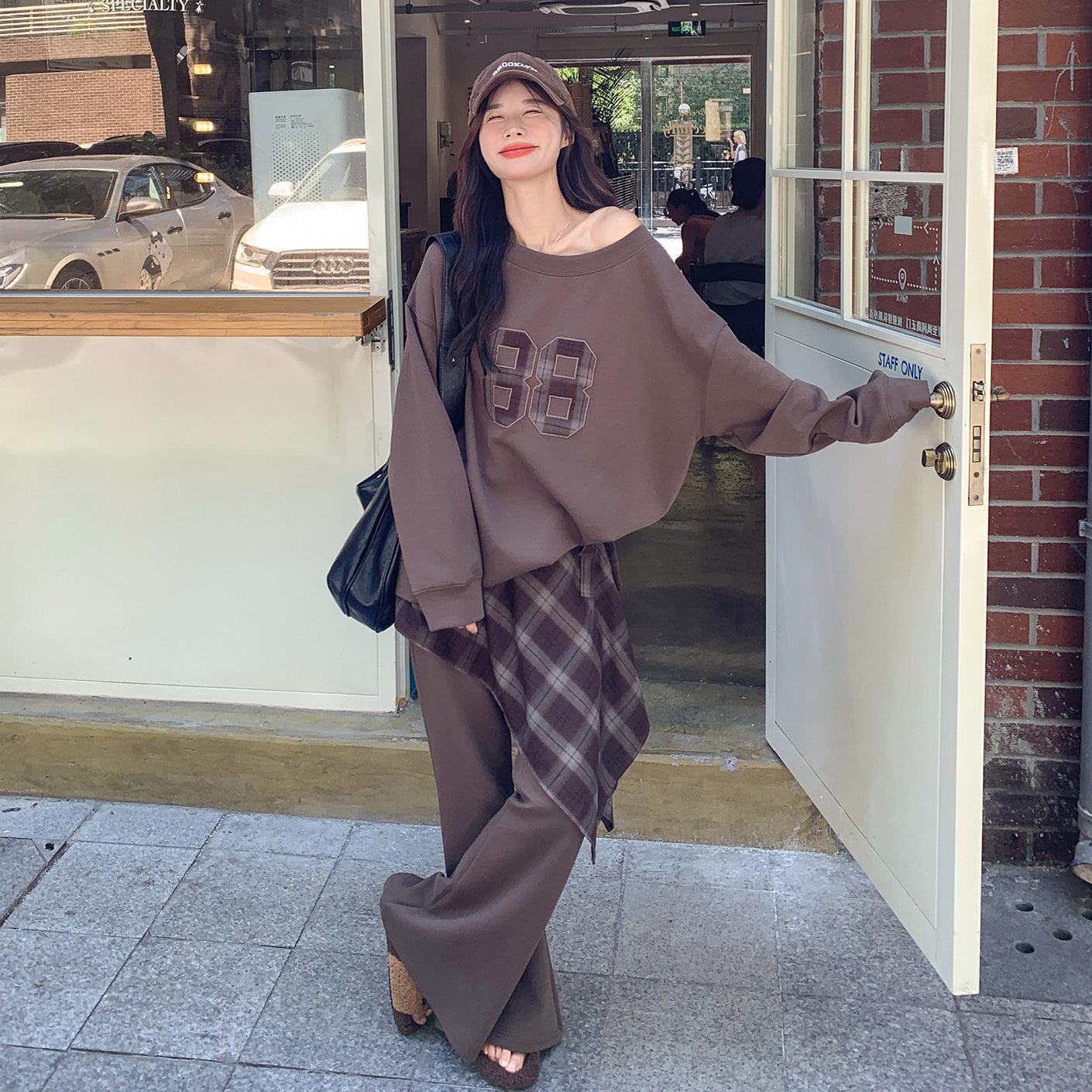 2点セット!【セットアップ】ブラウン 韓国風 カジュアル ロゴスウェット＋チェックワイドパンツ 上下セット【JZシリーズ】