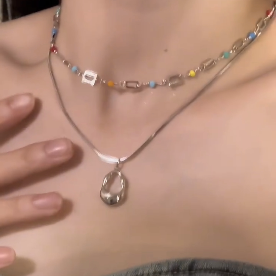 【グッズ】🌈「カラフルドーパミン」新作 レディース ダブルレイヤーネックレス 春夏 鎖骨チェーン 上品見え おしゃれアクセサリー