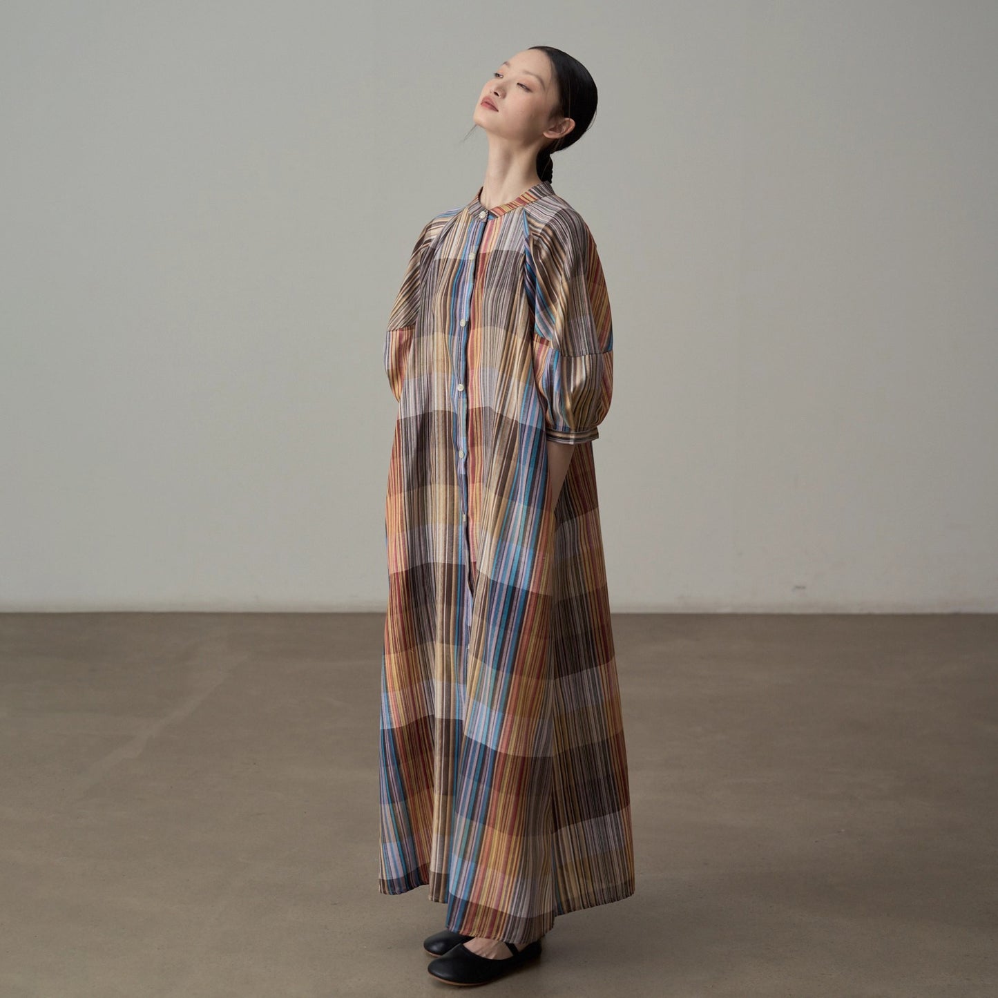 【ワンピース】フレンチリゾート風 チェック柄ロングシャツワンピース 半袖 ゆったりシルエット【SHシリーズ】