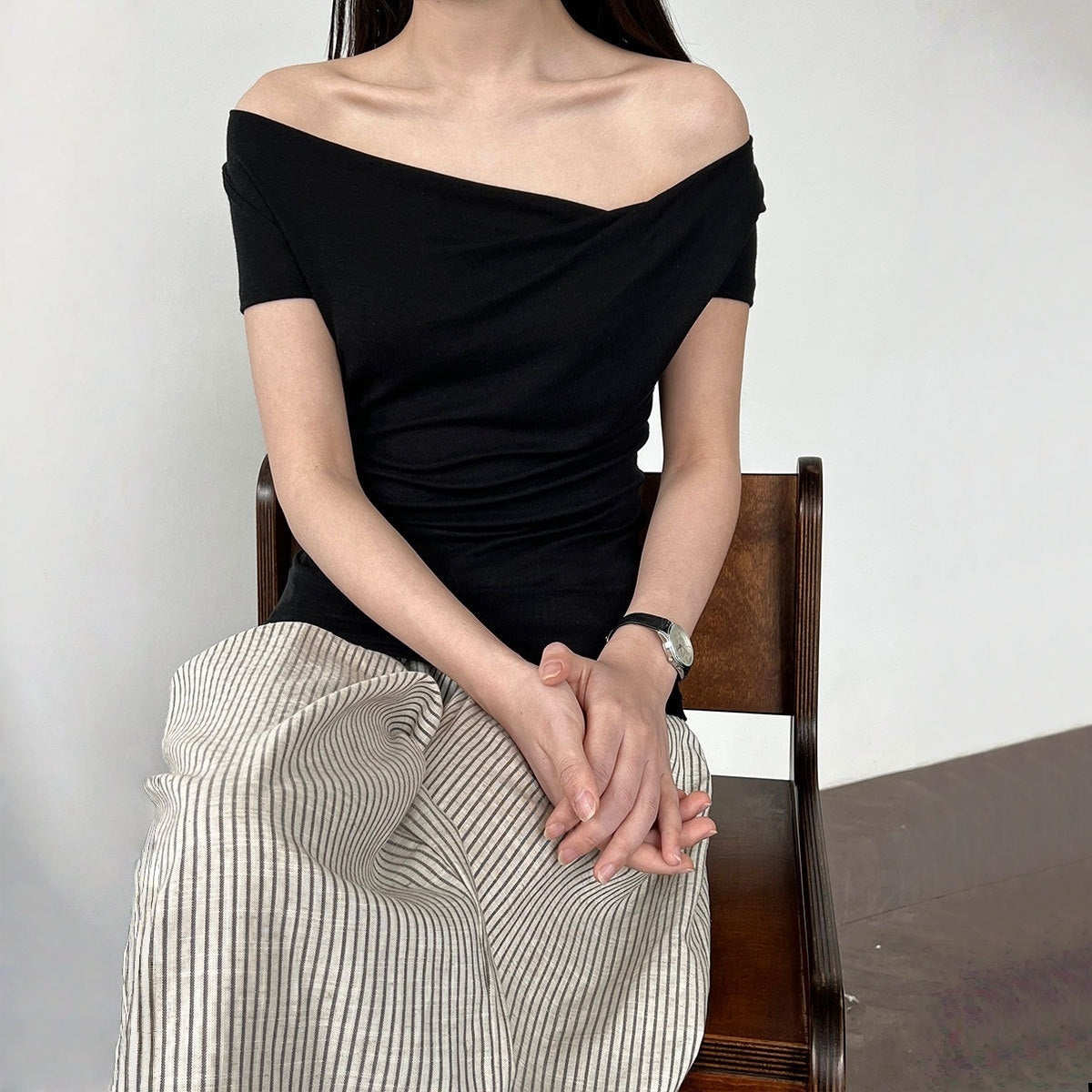 【トップス】夏 ドレープネック フレンチスタイル 半袖 Ｔシャツ【SNシリーズ】