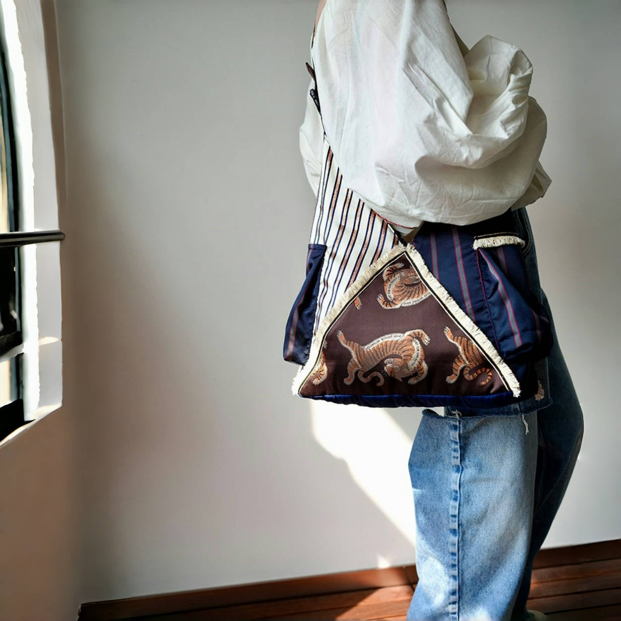 【バッグ】春 秋 夏 冬 ネオ中華風 大容量 斜めがけバッグ  【SHシリーズ】