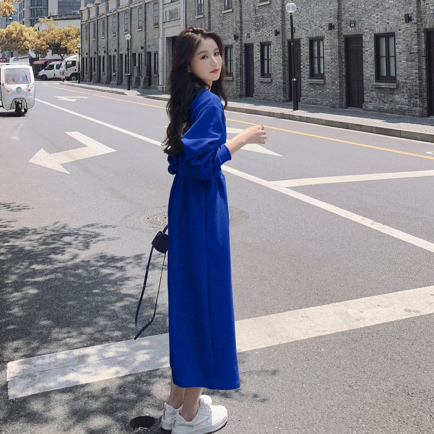 【ワンピース】ブルー丸首スウェットワンピース レディース 春秋新作 韓国風 ゆったり 気質 ウエストマーク 長袖ワンピース【JZシリーズ】