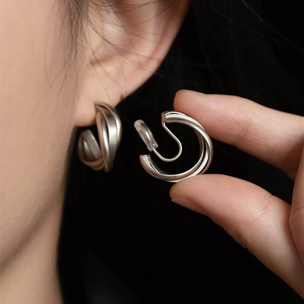 【グッズ】ヴィンテージマットクロスジオメトリックイヤリング ピアス 2026新作 爆発的ヒット 軽奢感 高級感 シンプルクール