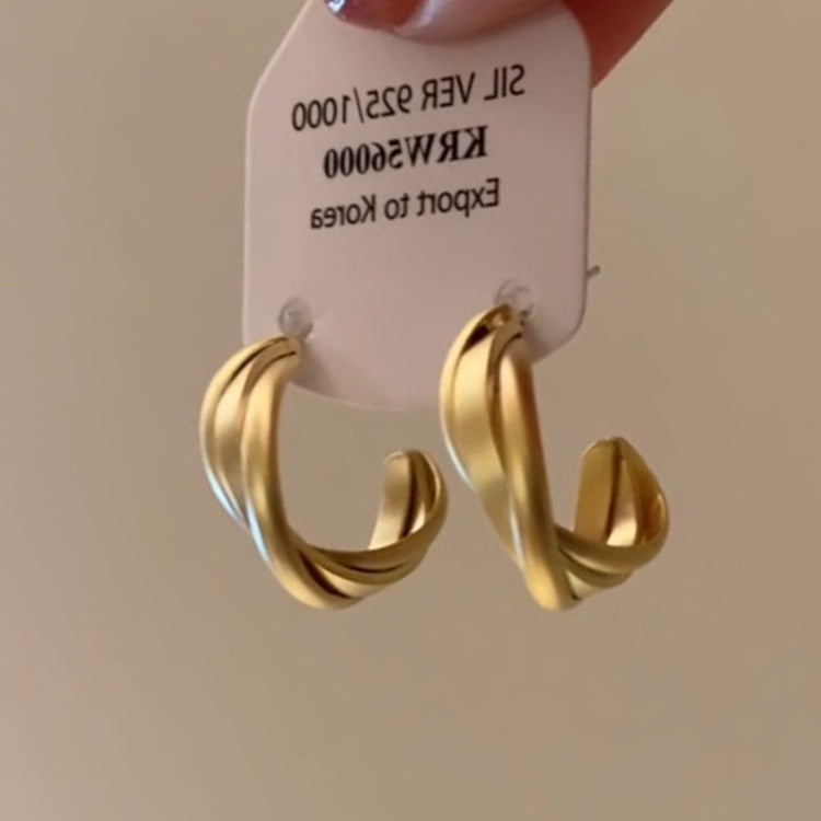 啞光金色圓環耳環｜法式氣質飾品