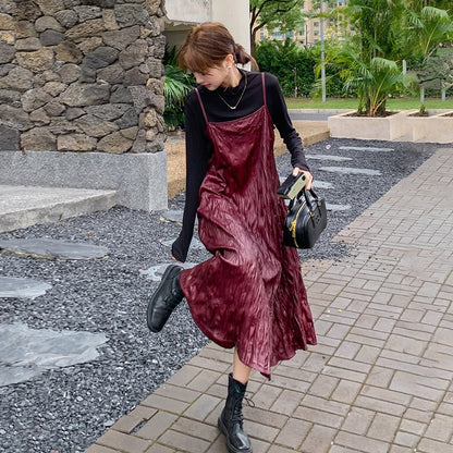 2点セット！【セットアップ】アンコーラレッド フェイクレザーキャミワンピース＋インナートップス セット 上品で個性的なスタイル【JZシリーズ】