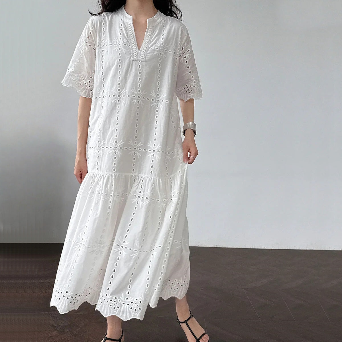 【ワンピース】夏 透かし彫り レース 刺繍 Vネック 半袖 ワンピース【SNシリーズ】