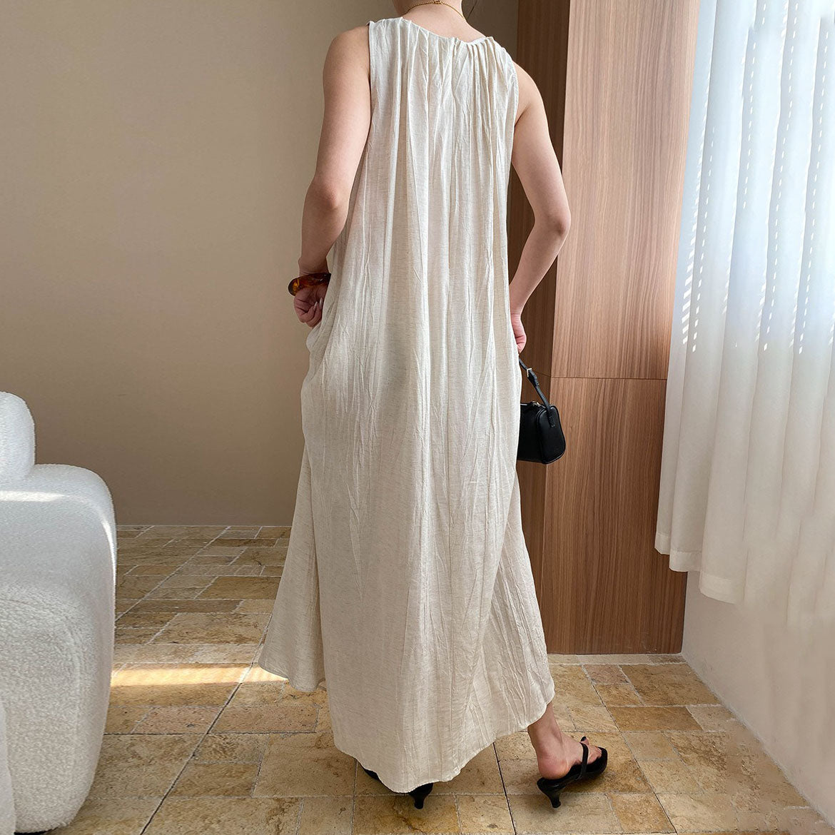 【ワンピース】リラックス感 ホリデースタイル クルーネック ギャザーデザイン ノースリーブワンピース【SNシリーズ】