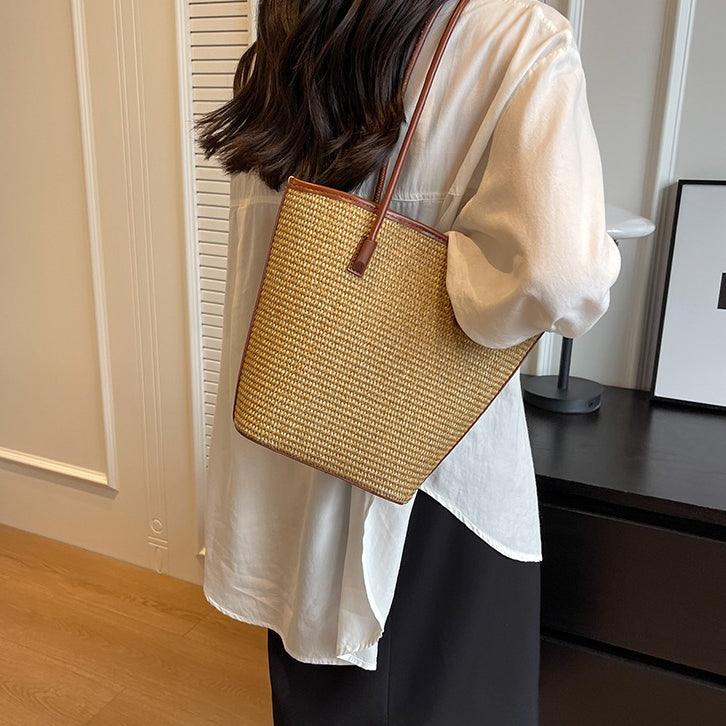 内袋プレゼント！【バッグ】ラフィア風トートバッグ 大容量 通勤OK 流行バケツ型ショルダー