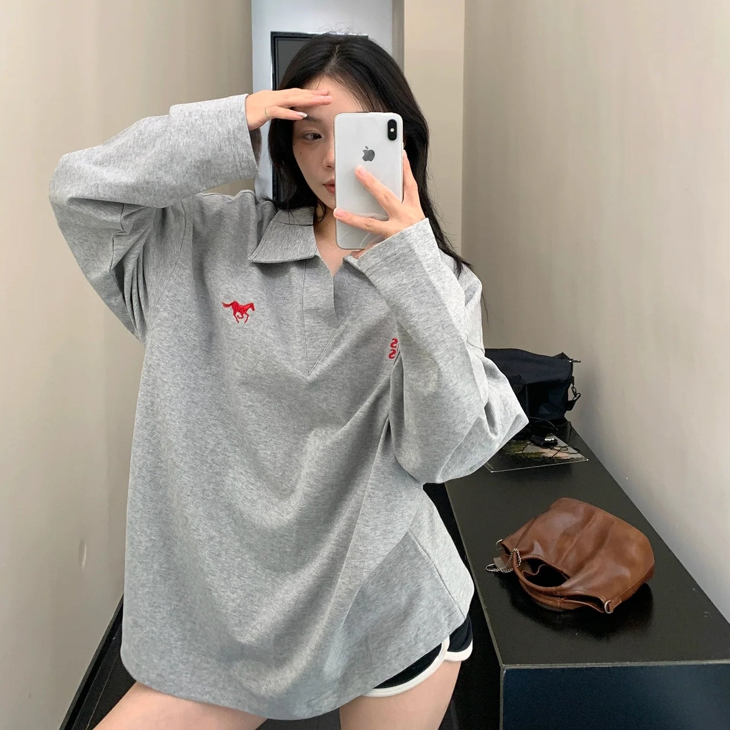 【トップス】春 秋 冬 刺繍 Vネック 長袖 Ｔシャツ 【FCシリーズ】