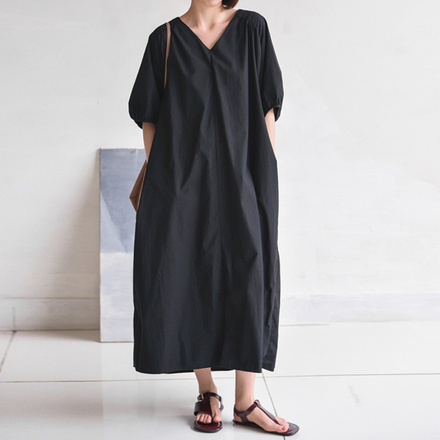 【ワンピース】【10～15日内発送】バックオープンデザイン カジュアルゆったり ロングワンピース 夏 シンプル半袖ドレス【JZシリーズ】