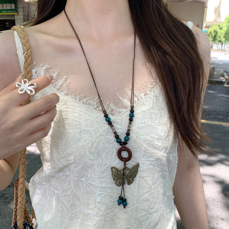 【🎁 B2G1｜先行スタート！】【グッズ】レトロ 蝶モチーフネックレス レディース ロング丈 ニットチェーン 高級感 ボヘミアンスタイル ハングネックアクセサリー