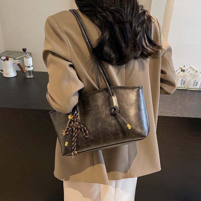 4色展開【バッグ】高見えヴィンテージ風 大容量トートバッグ 2025春夏新作 通勤＆肩掛けOK