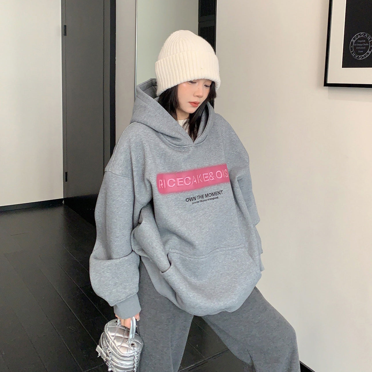 【トップス】抜け感 レタリング刺繍 フード付きスウェット レディース パーカー【FCシリーズ】