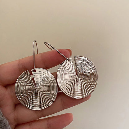 【🎁 B2G1｜先行スタート！】【グッズ】フレンチ高級感不規則ラウンドメタルピアス ミニマル港風レトロクールアクセ