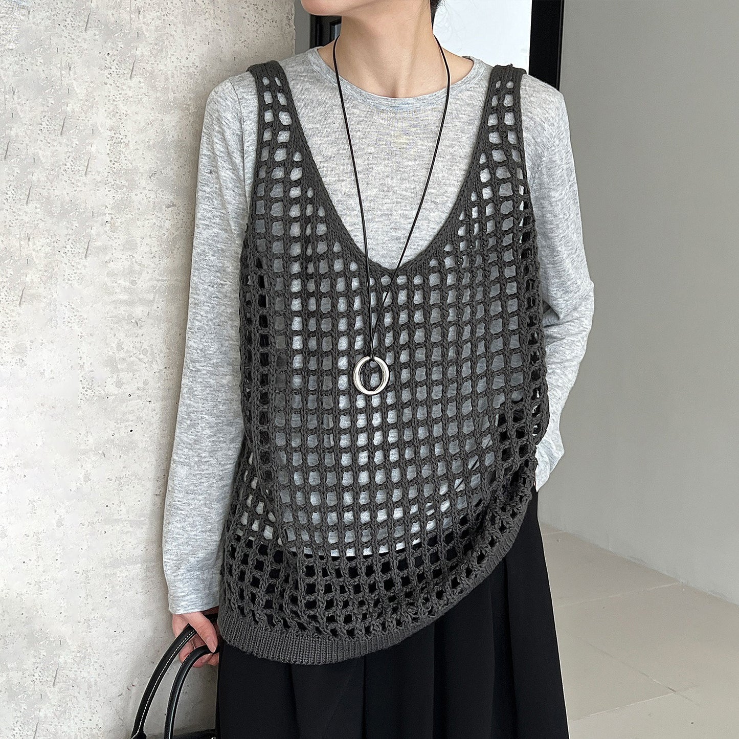 【トップス】ウール混 透かし編み ニットベスト｜Vネック×レイヤードに最適な秋トップス【JZシリーズ】