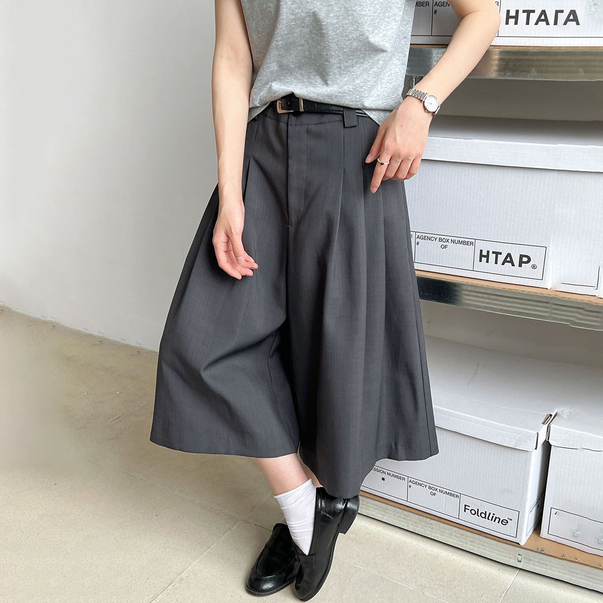 【ボトムス】夏新作・日系カジュアルスーツ風タック入りワイドハーフパンツ（8分丈・通勤にも）【SNシリーズ】
