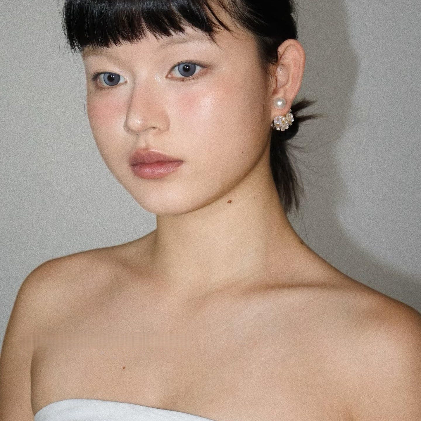 【グッズ】前後2WAY着用  下田公園あじさい   ホワイトミストパール ピアス