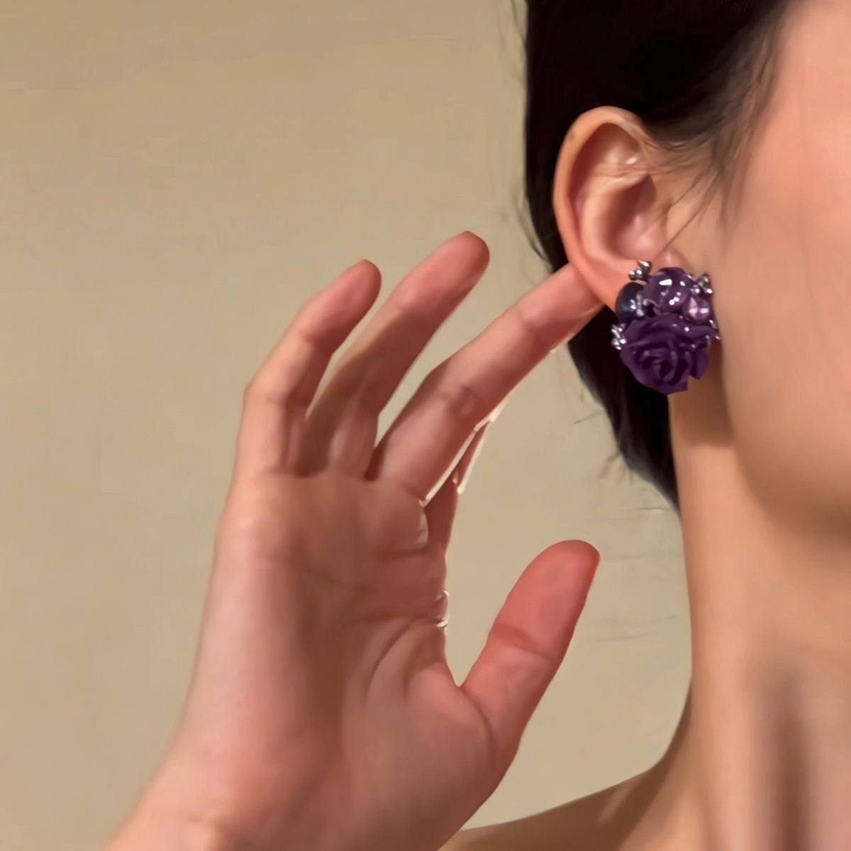 【グッズ】華やかフラワーピアス レディース パープル 花モチーフ 個性的 大人っぽい 韓国風