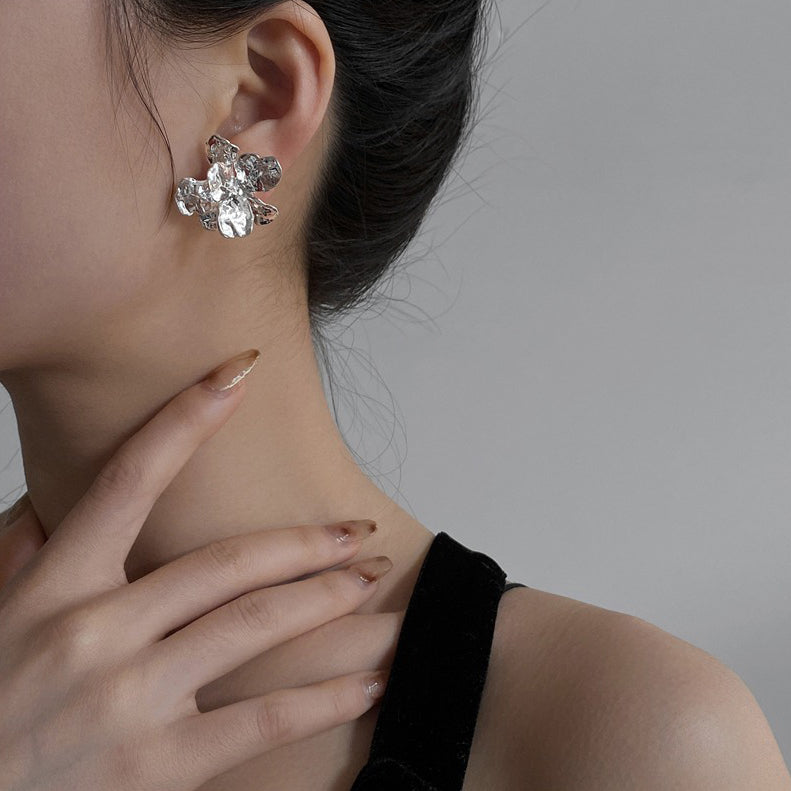 【🎁 B2G1｜先行スタート！】【グッズ】フラワーモチーフピアス｜小顔見せ×個性派デザイン｜韓国風トレンドアクセサリー