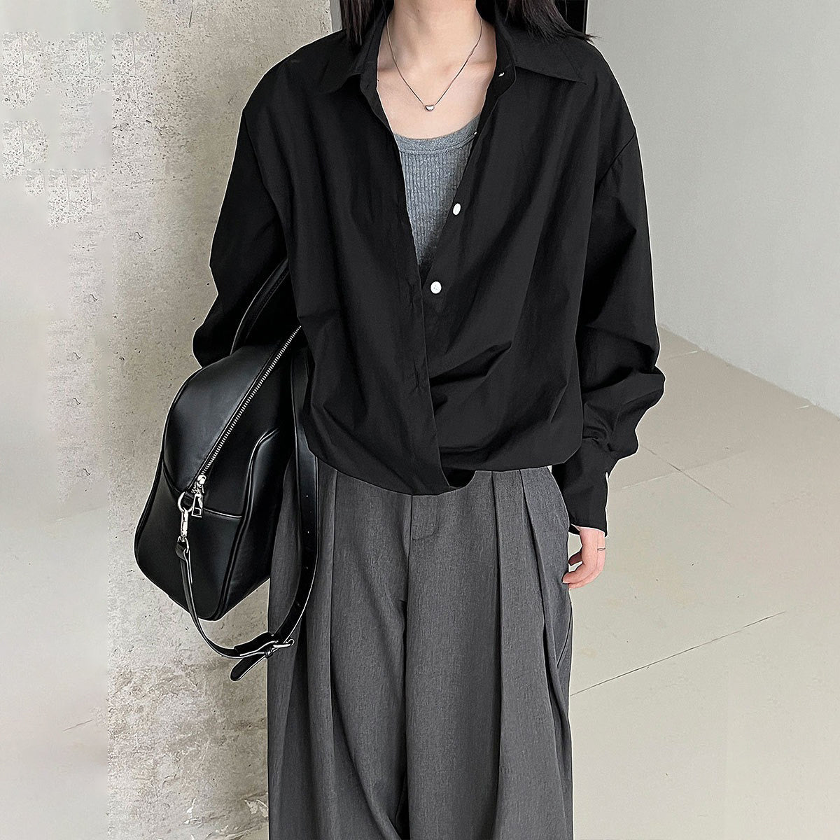 【トップス】韓国風 高品質 Vネック レイヤードシャツ レディース 秋 ゆるカジュアル デザイン感 裾ウエストマーク ブラウス【SNシリーズ】