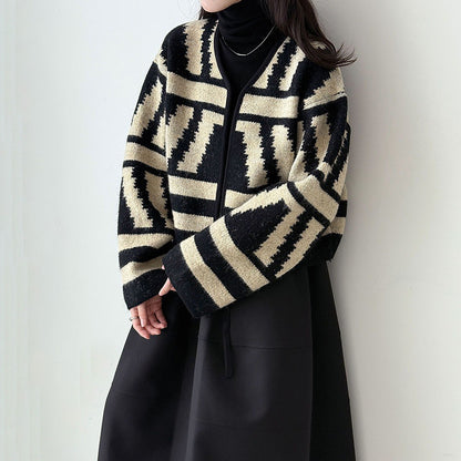 【アウター】秋新作 幾何柄 ニットカーディガン レディース レトロ ゆったり ショート丈【JZシリーズ】