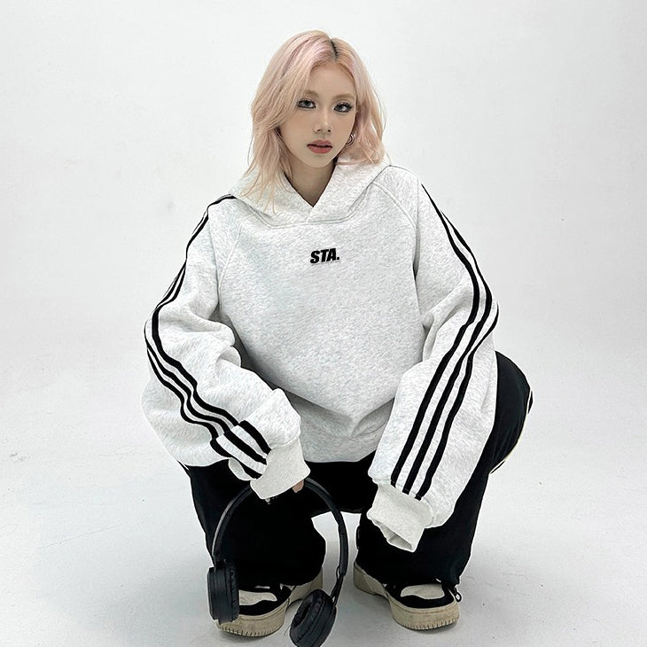 【トップス】3ストライプ フード付きスウェット ユニセックス  ゆったり ストリートスポーツ パーカー【FCシリーズ】