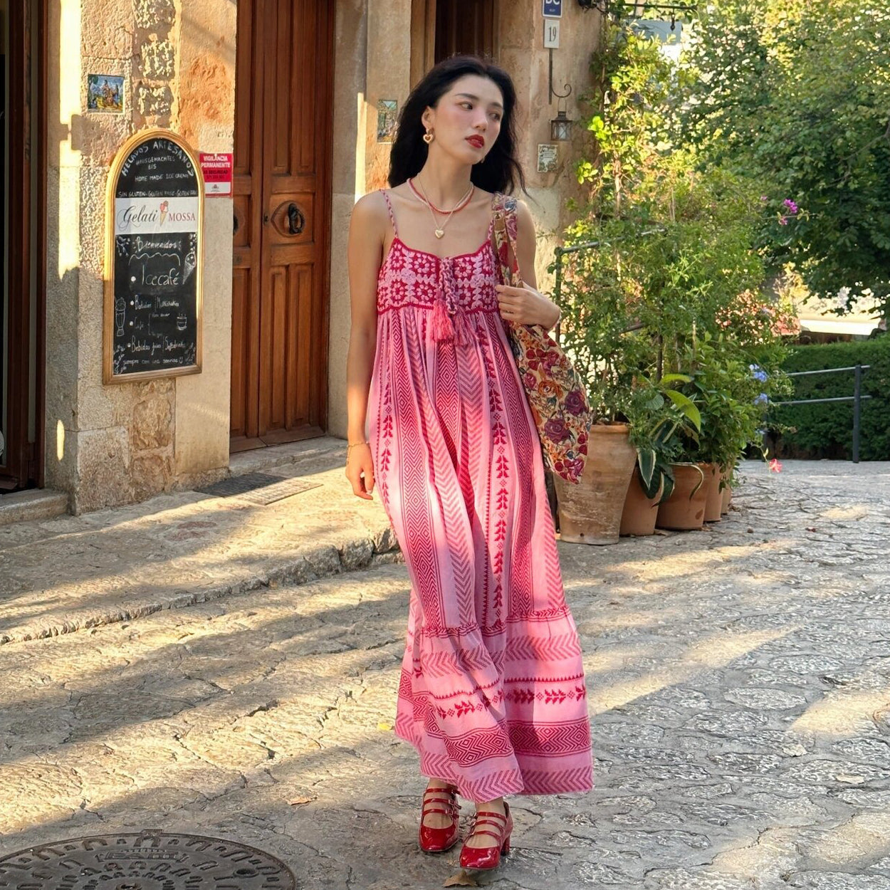 【ワンピース】旅行コーデ レディース 夏 民族風 刺繍入り ビーチ リゾート キャミソール ノースリーブワンピース【SHシリーズ】