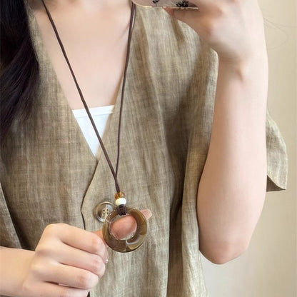 【🎁 B2G1｜先行スタート！】【グッズ】レトロ 樹脂ネックレス レディース ロング タッセル ニットチェーン 高級感 着回しやすい チョーカーネックレス