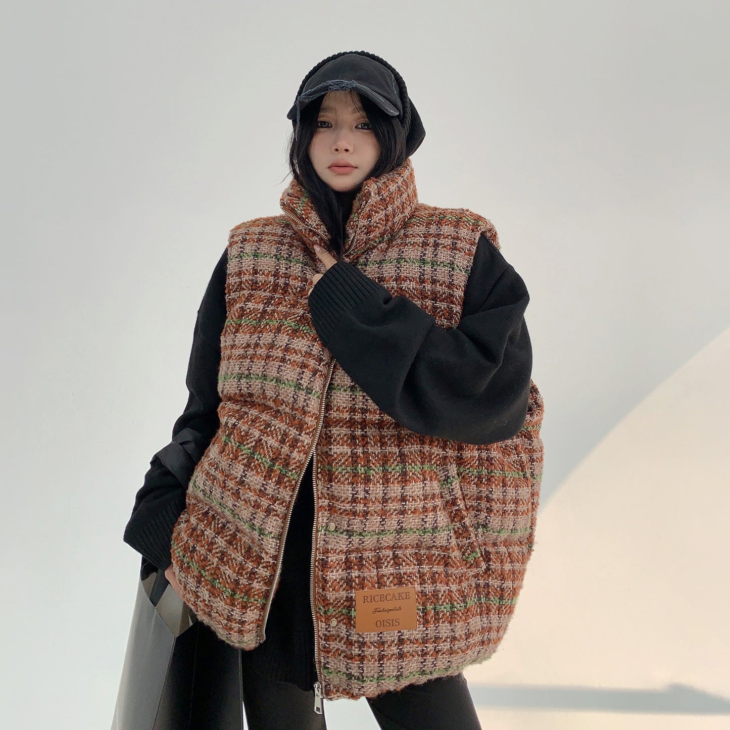 【トップス】重厚感たっぷり！💫ヴィンテージシャネル風ベスト✨レトロ可愛い中綿アウター レディース 冬 新作【FCシリーズ】【15~20日発送】