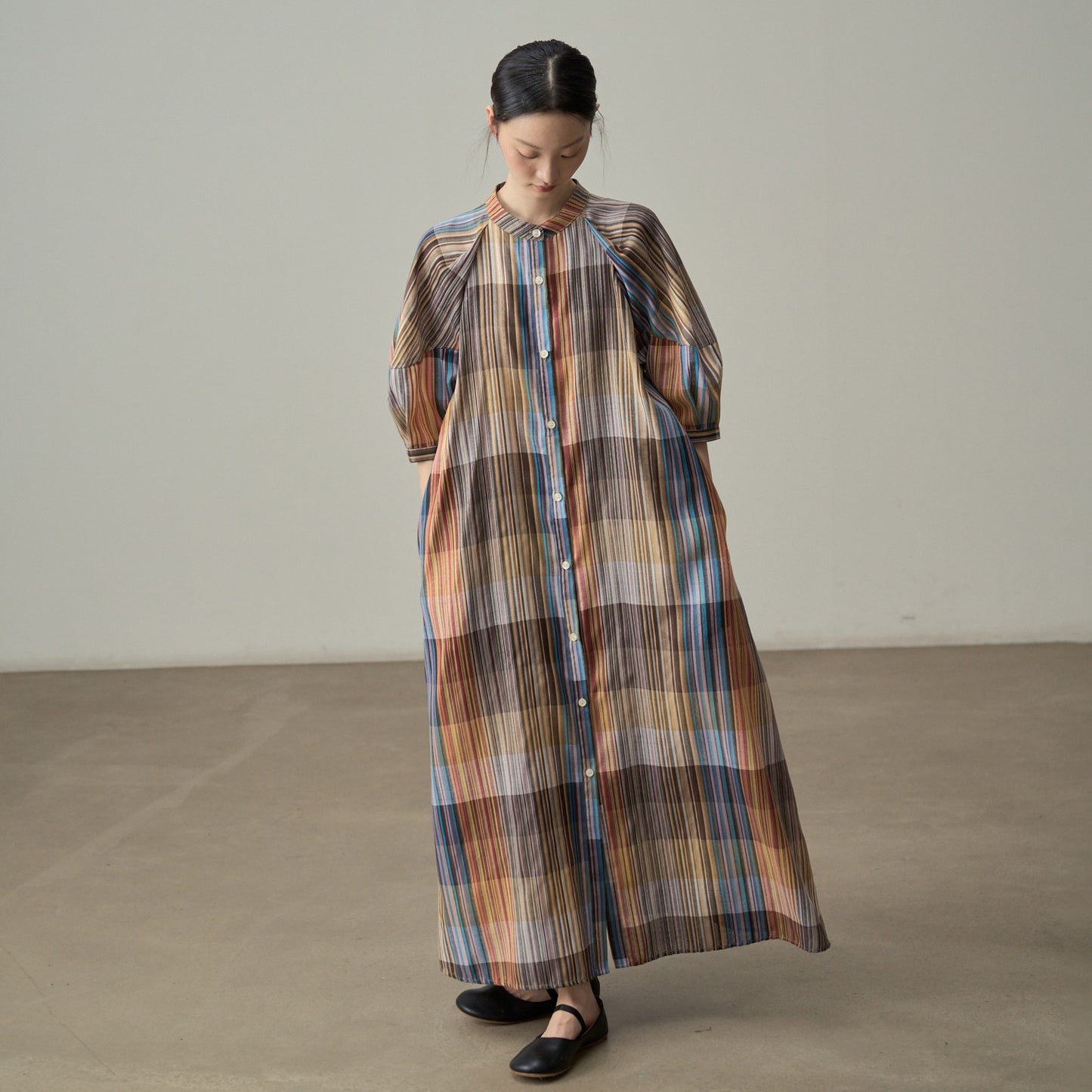 【ワンピース】フレンチリゾート風 チェック柄ロングシャツワンピース 半袖 ゆったりシルエット【SHシリーズ】