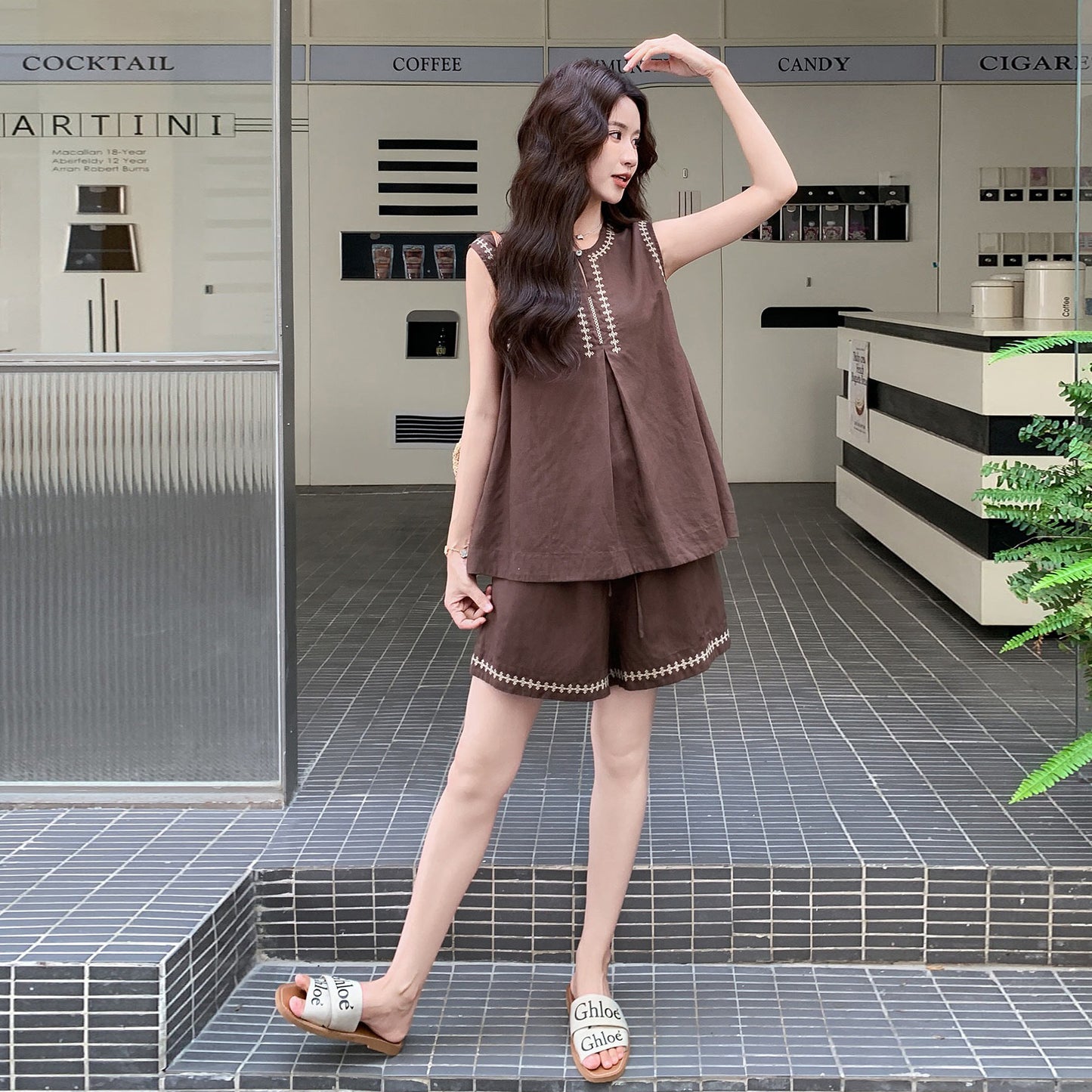 2点セット！【セットアップ】リゾート風 刺繍上下セット レディース 夏 配色トップス ショートパンツ きれいめ【JZシリーズ】
