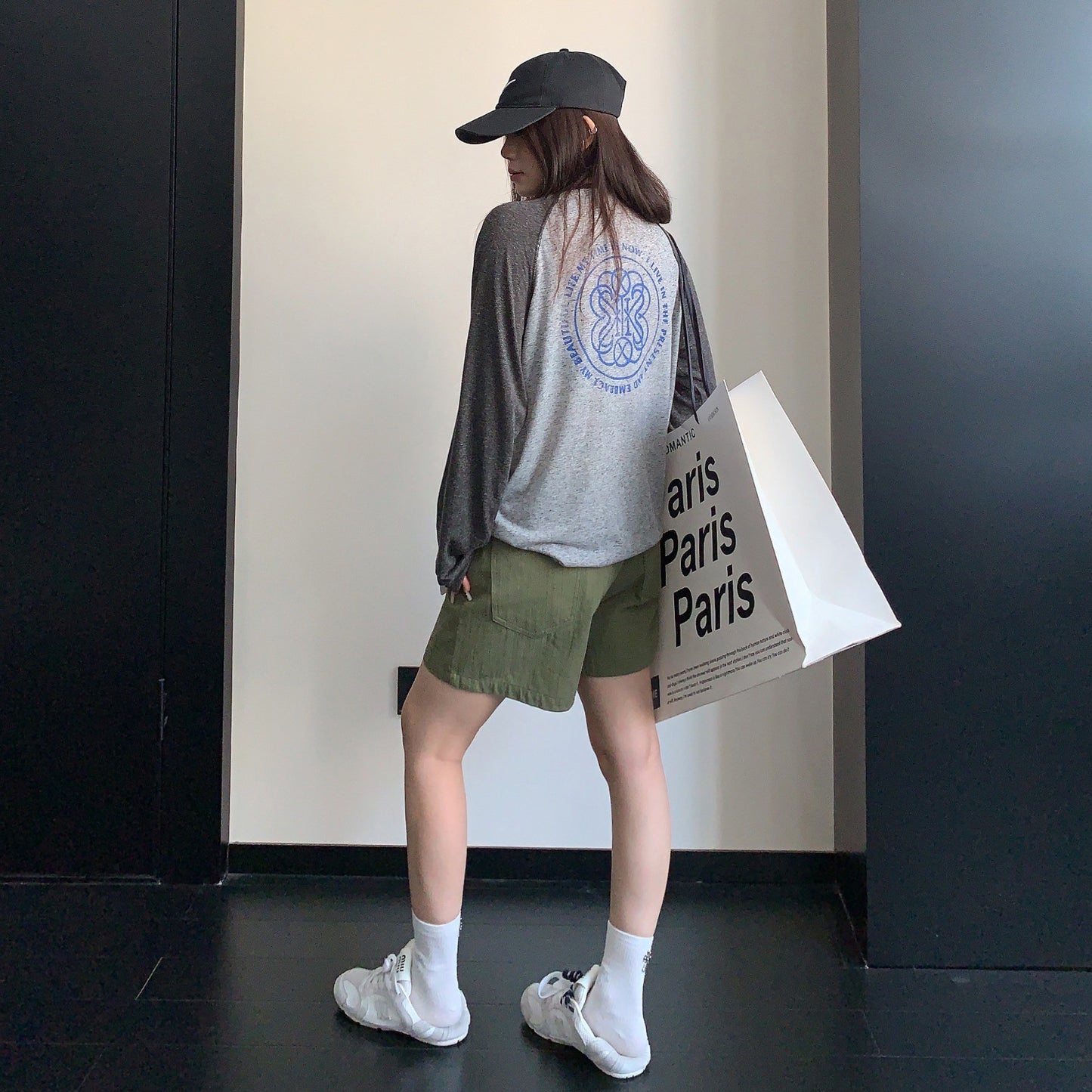 【トップス】レトロ配色ショート丈ロンT レディース 薄手 リラックス 秋コーデ 長袖Tシャツ【FCシリーズ】