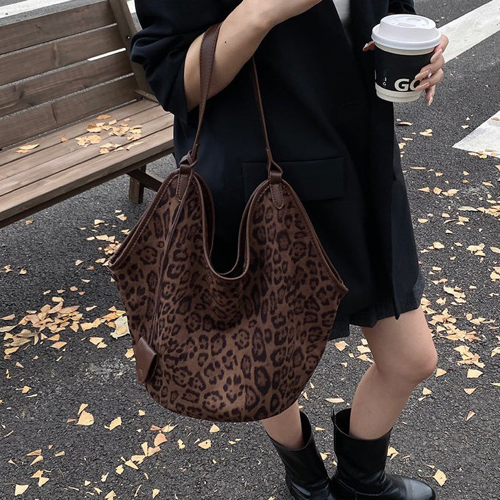 【グッズ】レオパードショルダー 秋冬 大容量 通勤 軽量 お洒落バッグ