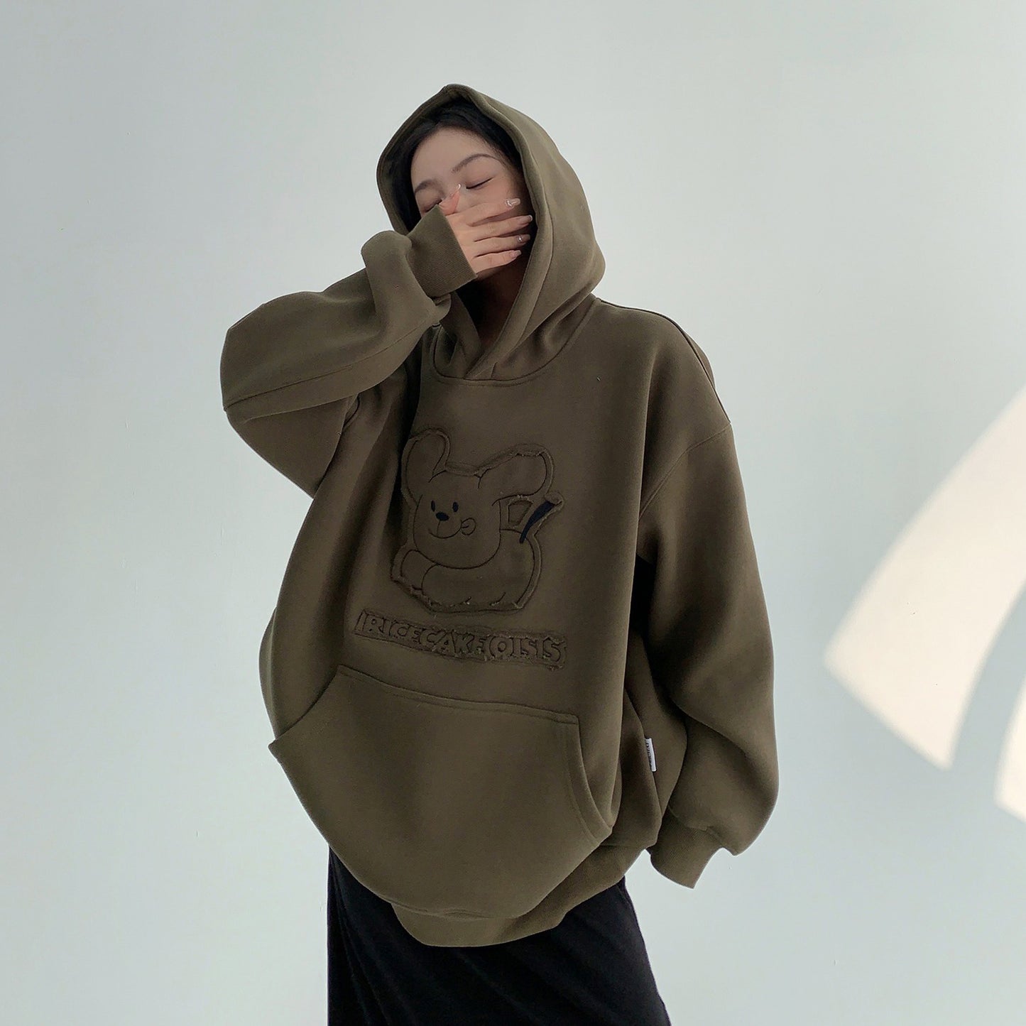 【トップス】レトロワッペン刺繍 カートゥーン 裏起毛フードパーカー【FCシリーズ】