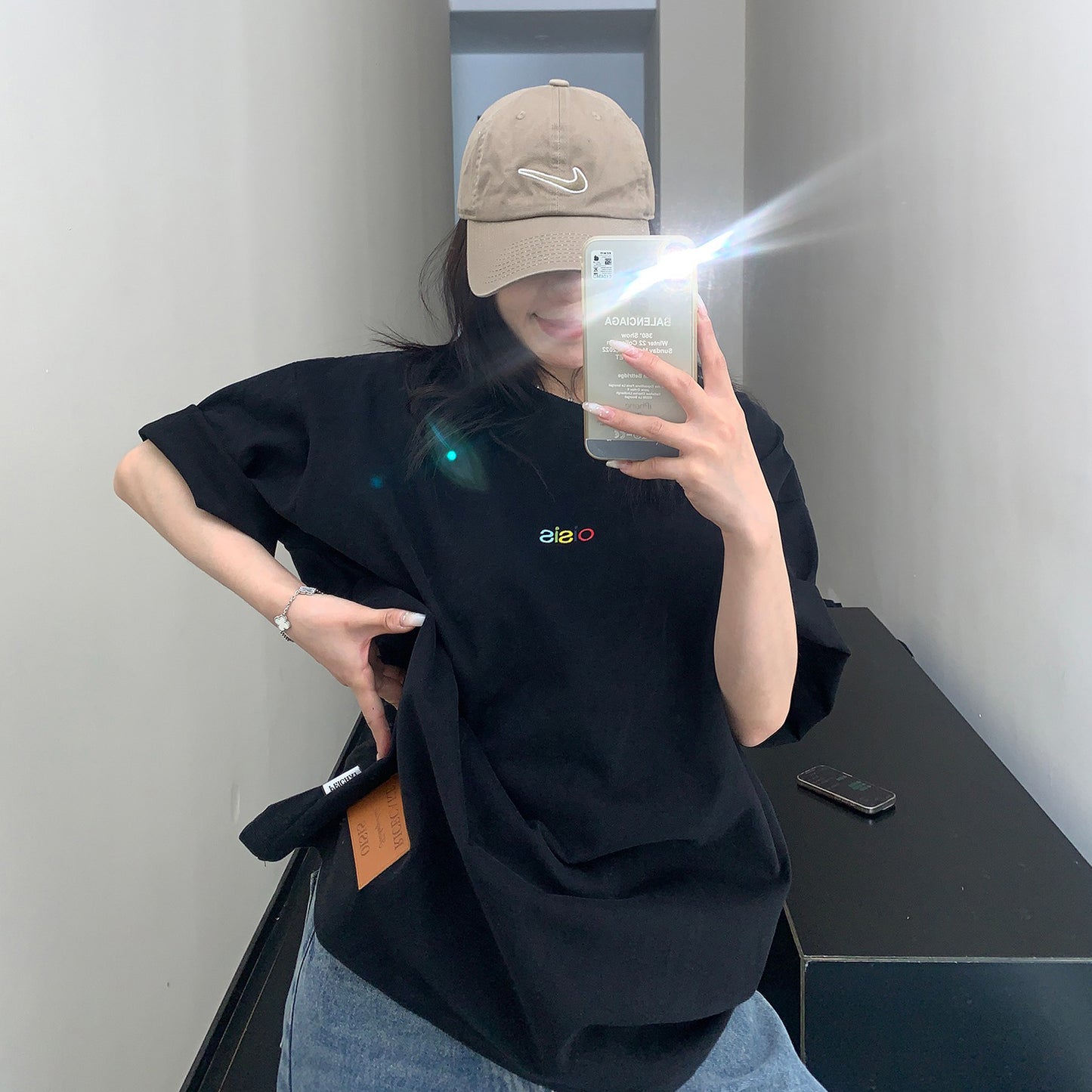 【トップス】【7～15日内発送】上品シルエット高級感 夏新作 ミニマルデザイン 英字刺繍 綿100％ 半袖Tシャツ【FCシリーズ】