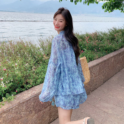 2点セット！【セットアップ】紫外線対策◎ ブルー系ぼかし花柄薄手長袖＋ショートパンツ 上下セット 夏のリゾートコーデにおすすめ【SHシリーズ】