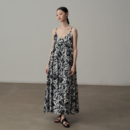 【ワンピース】フレンチシックなモノクロ花柄ワンピース ノースリーブ ゆる可愛スリム見えデザイン【SHシリーズ】