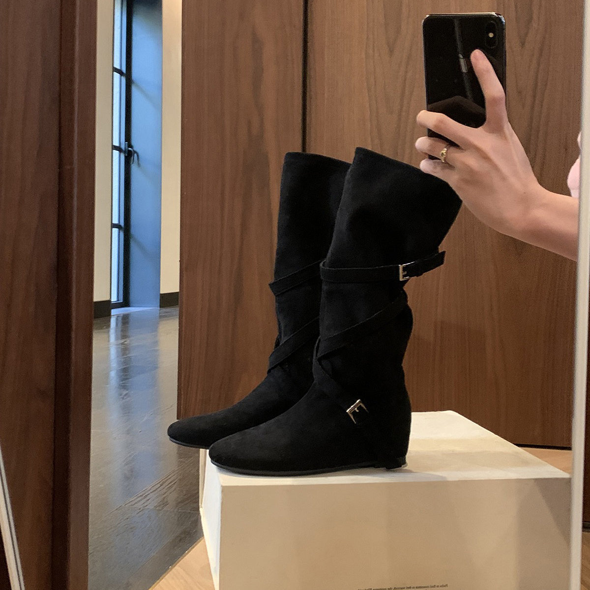 【シューズ】🖤6cmスタイルアップ！柔らかくて履きやすい✨韓国風ベルト付きミドルブーツ レディース 秋冬新作