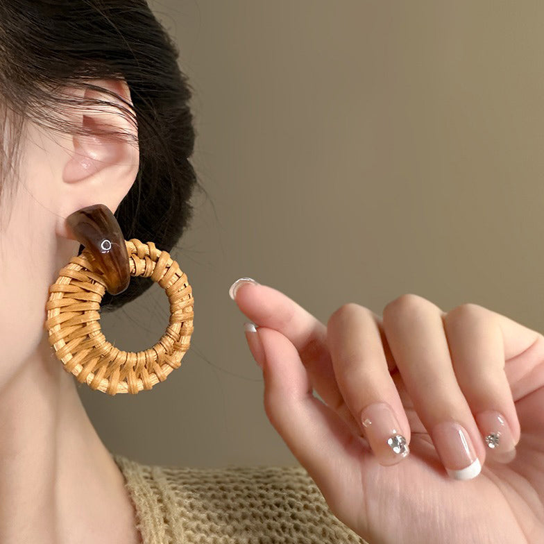 【🎁 B2G1｜先行スタート！】【グッズ】ヴィンテージ風バンブー＆ストロー編みピアス　春夏にぴったりのリゾート感＆高見えデザイン