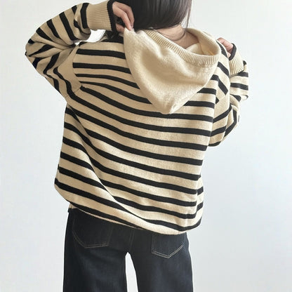 【トップス】春 秋 冬 ゆったり プルオーバー フード付き リラックス感のある セーター 【SNシリーズ】