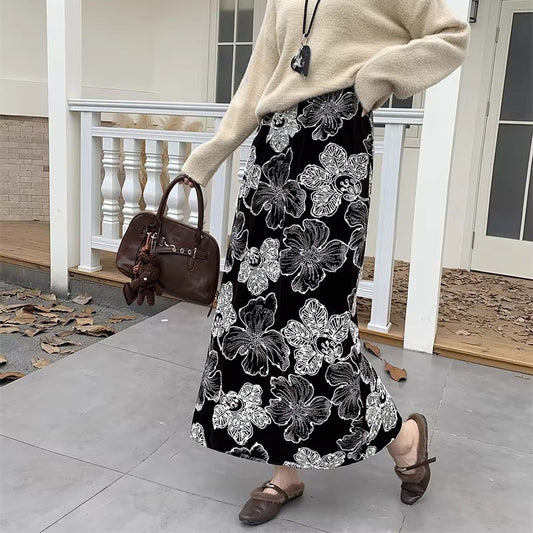 【ボトムス】刺繍＆ラメ入り 裏起毛 ベルベット タイトスカート 秋冬 後ろスリット 上品 ロング丈【SHシリーズ】