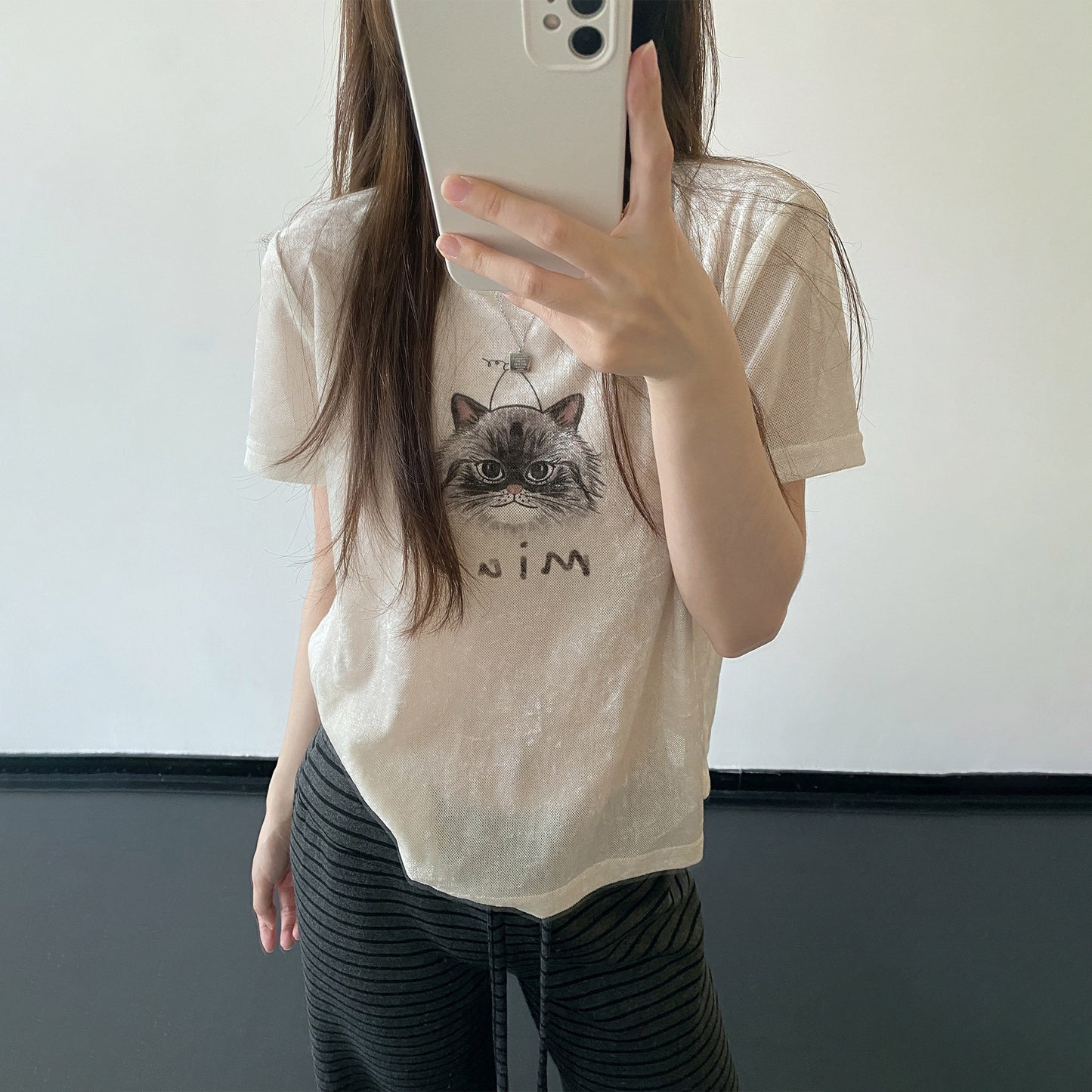 期間限定⭐️60%OFF【トップス】フロッキー混紡 Tシャツ レディース 夏 ハンドペイント 可愛いネコ柄 光沢感 クルーネック 半袖 ルーズフィット カジュアル 人気【FCシリーズ】