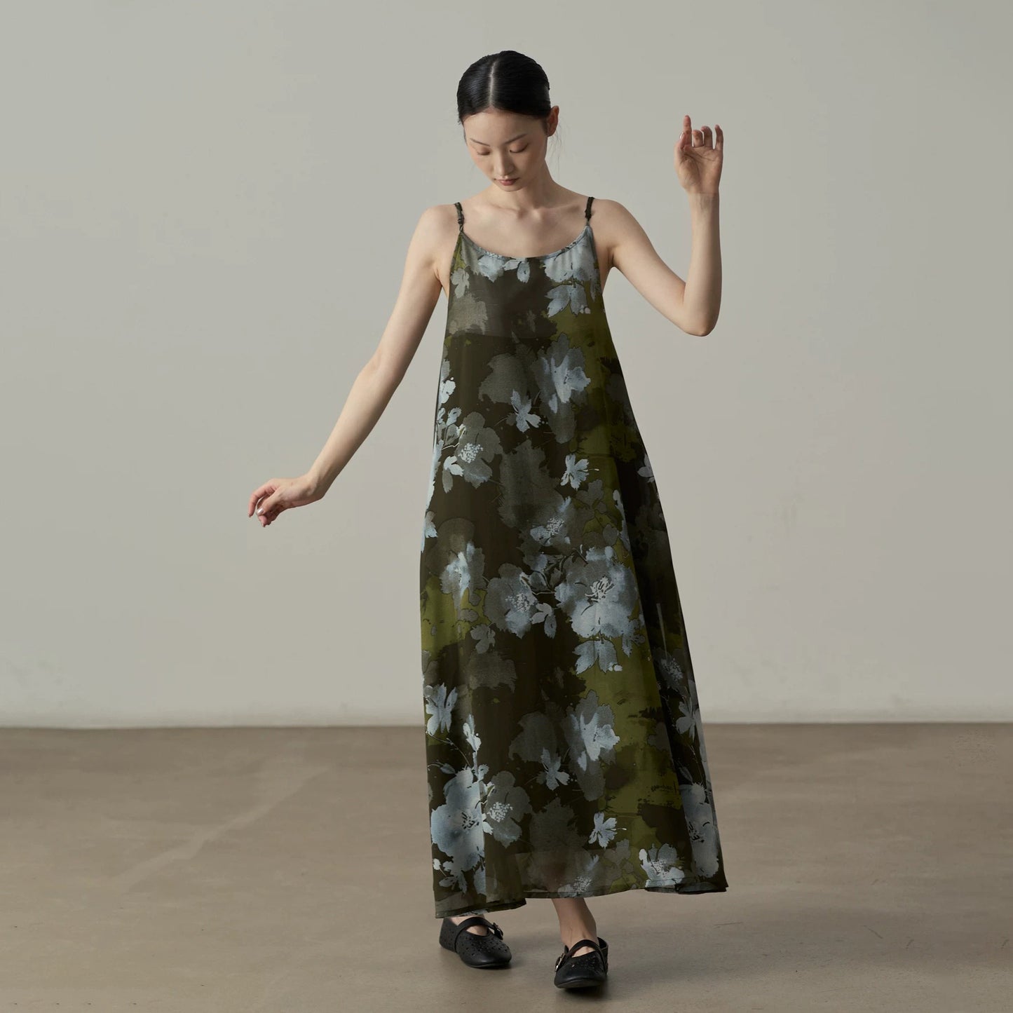 【ワンピース】ワンピース レディース 水墨花柄 シフォン キャミワンピース ノースリーブ ロング丈 リゾート風 上品 細見え ゆったり【JZシリーズ】【SHシリーズ】【10～15日内発送】