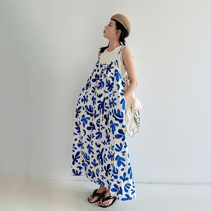 【ワンピース】リゾート風 ブルー花柄ワンピース レディース 夏 キャミワンピ ロング丈 ノースリーブ 大人上品 フェミニン【SHシリーズ】【15～20日内発送】