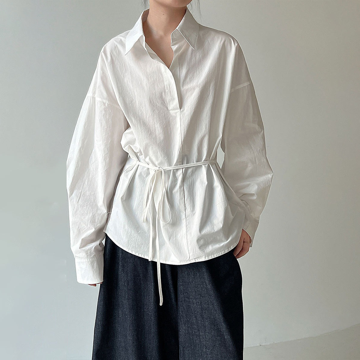 【トップス】韓国風 ポロカラー シャツ レディース 2025秋新作 ウエストリボン 美シルエット レトロブラウス【SNシリーズ】