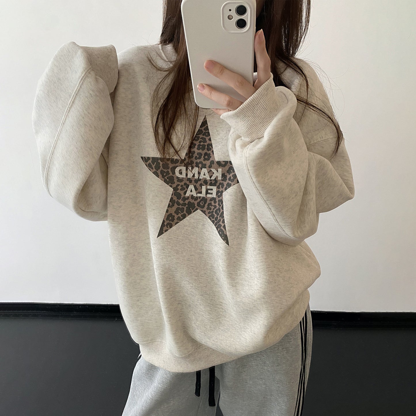 【トップス】裏起毛・厚手 ヒョウ柄スター パーカー ヴィンテージ風 ルーズ スウェット【FCシリーズ】