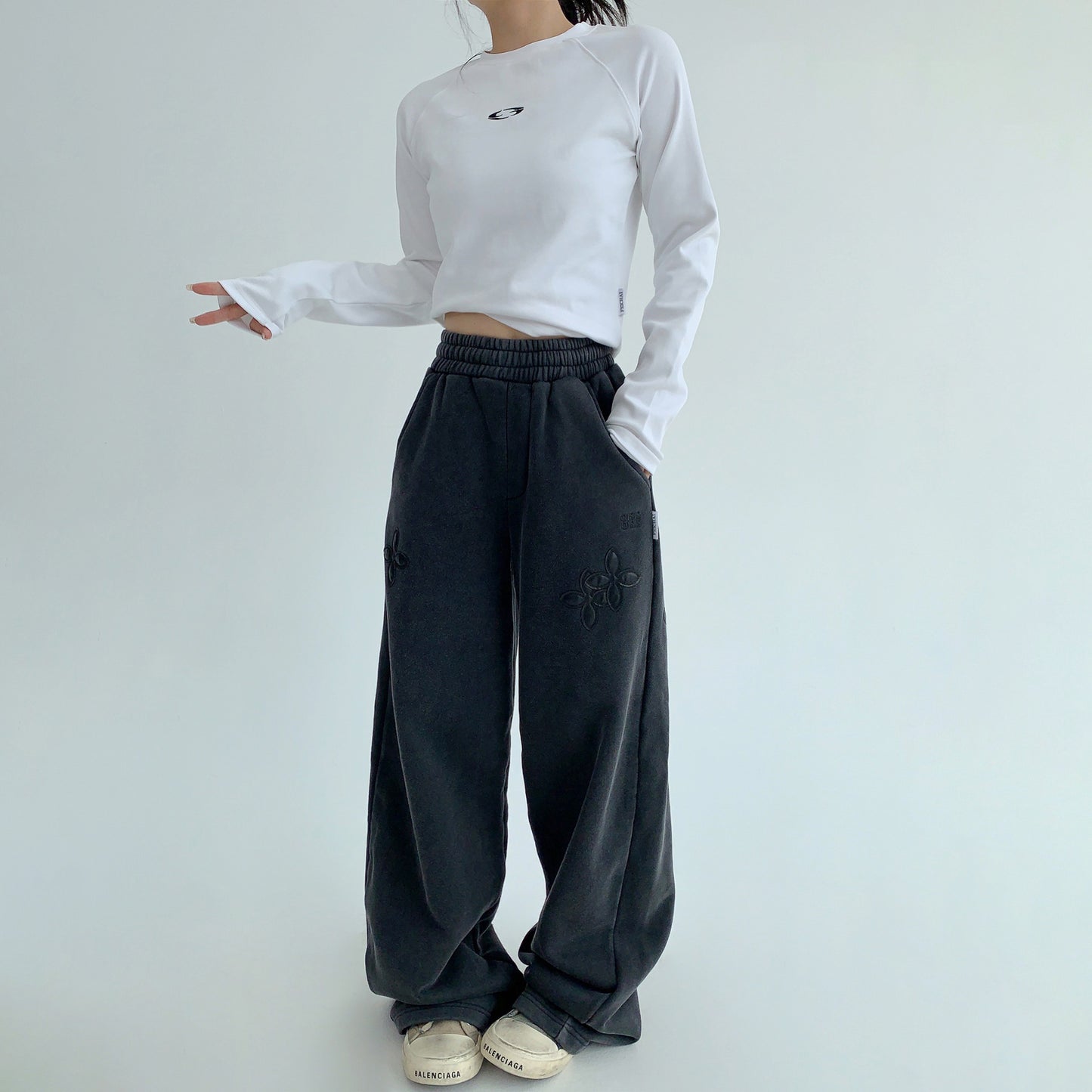 【ボトムス】韓国風 ヴィンテージライク デニムパンツ レディース 直筒＆刺繍入り【FCシリーズ】